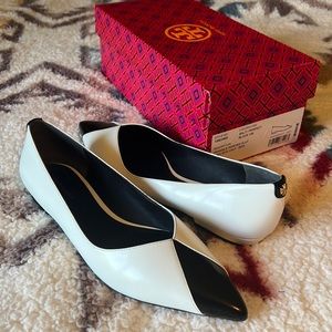 Tory Burch TRIANGLE POINTED FLAT size 8 NWT